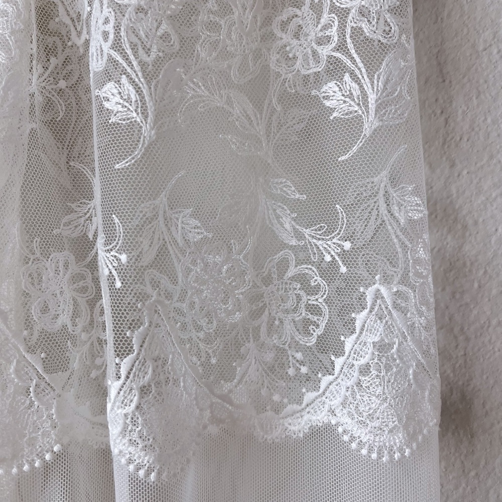 For Love and Lemons Forever Bridal Robe SOLD OUT online ! Coachella vibes 🌸 - Picture 9 of 9